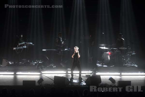 JEANNE ADDED - 2016-01-25 - PARIS - Olympia - 